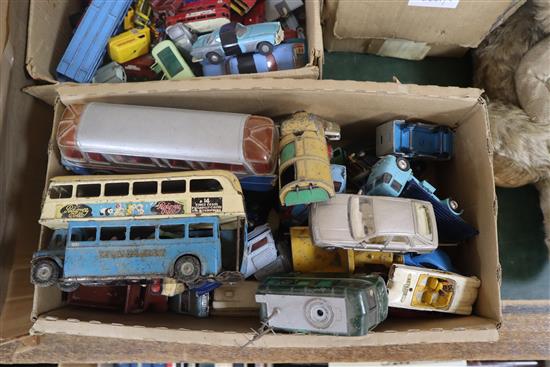 A quantity of Dinky, Matchbox and other diecast vehicles